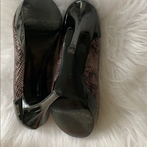 Guess python inspired high heels sz 7 - Picture 5 of 6